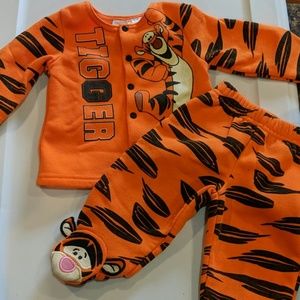 Tigger Outfit